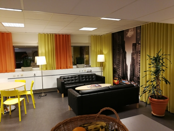 flamsäkra kontorsgardiner, gardiner kontor, gardiner företag, kontorsgardiner