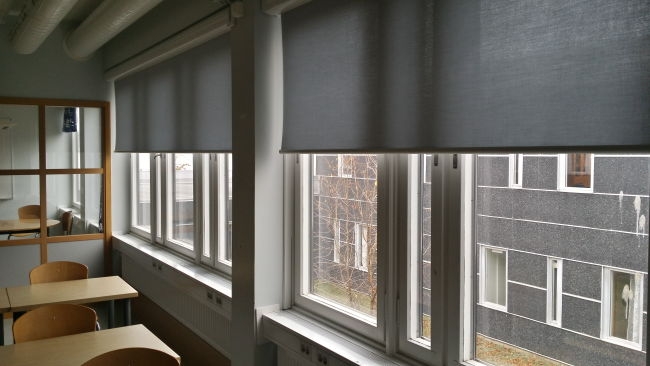 motordrivna rullgardiner, motordrivna rullgardiner skola, rullgardiner skola, rullgardiner klassrum